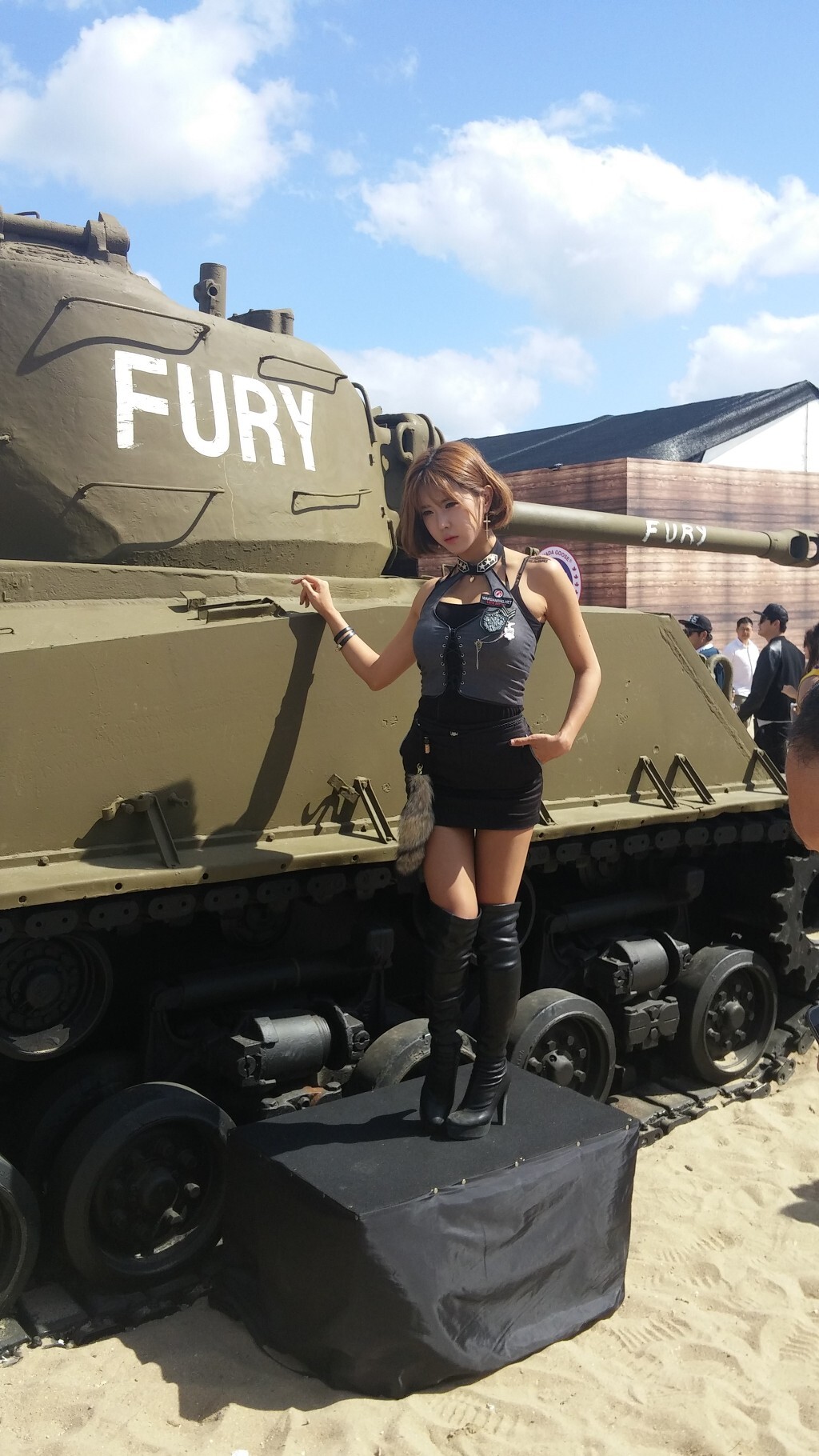 韩国顶级Showgirl许允美 釜山坦克世界 1